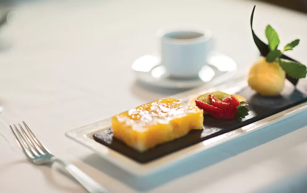 Paul Gauguin Cruises MS Paul Gauguin La Veranda Dishes 2 ©Paul Gauguin Cruises.jpg